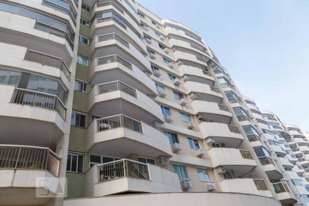 Apartamento para alugar com 70m², 2 quartos e 1 vagaFachada