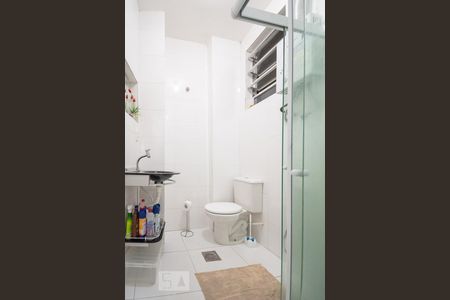 Banheiro de kitnet/studio para alugar com 1 quarto, 36m² em Centro, Rio de Janeiro