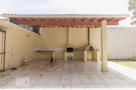 Casa à venda com 350m², 3 quartos e 4 vagas Casa à venda com 350m², 3 quartos e 4 vagasÁrea churrasqueira e forno a lenha