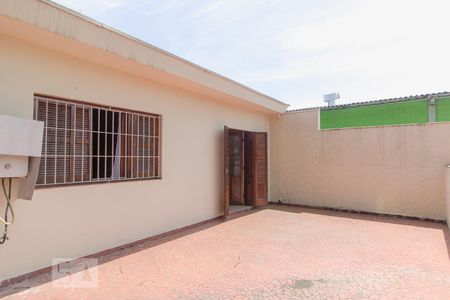 Casa à venda com 350m², 3 quartos e 4 vagas Casa à venda com 350m², 3 quartos e 4 vagasVaranda Quarto 2