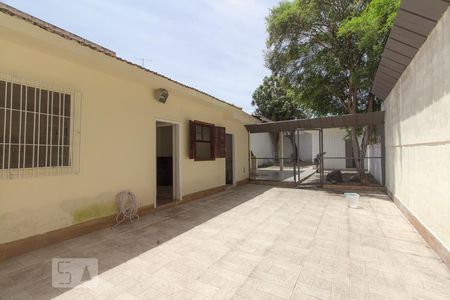 Casa à venda com 350m², 3 quartos e 4 vagas Casa à venda com 350m², 3 quartos e 4 vagasQuintal
