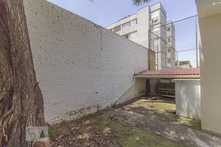 Casa à venda com 350m², 3 quartos e 4 vagas Casa à venda com 350m², 3 quartos e 4 vagasQuintal