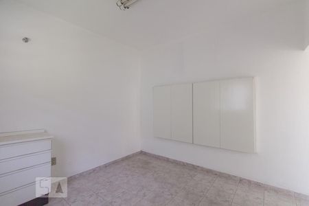 Casa à venda com 350m², 3 quartos e 4 vagas Casa à venda com 350m², 3 quartos e 4 vagasEdícula