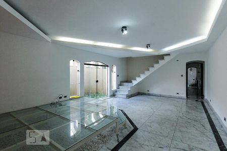 Casa para alugar com 230m², 3 quartos e 1 vagasala