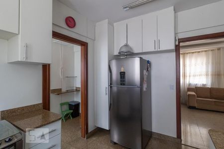 Cozinha de apartamento para alugar com 4 quartos, 140m² em Buritis, Belo Horizonte
