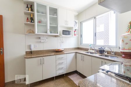 Cozinha de apartamento para alugar com 4 quartos, 140m² em Buritis, Belo Horizonte