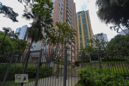 Apartamento à venda com 118m², 2 quartos e 2 vagas Apartamento à venda com 118m², 2 quartos e 2 vagasFachada