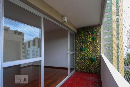Apartamento à venda com 118m², 2 quartos e 2 vagas Apartamento à venda com 118m², 2 quartos e 2 vagasVaranda