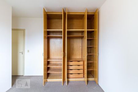 Apartamento à venda com 77m², 3 quartos e 2 vagas Apartamento à venda com 77m², 3 quartos e 2 vagasSuíte