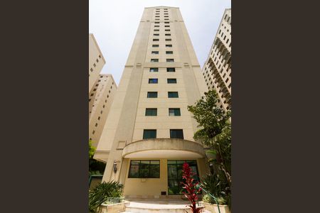 Apartamento à venda com 77m², 3 quartos e 2 vagas Apartamento à venda com 77m², 3 quartos e 2 vagasFachada