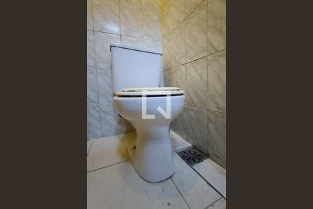 Apartamento para alugar com 141m², 4 quartos e sem vagaBanheiro da Área de serviço - vaso