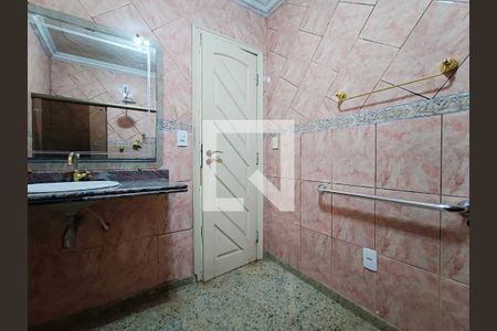 Apartamento para alugar com 141m², 4 quartos e sem vagaBanheiro da Suíte