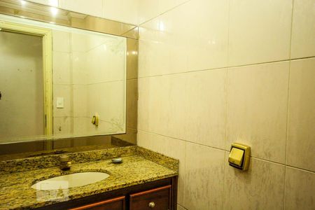 Lavabo de apartamento para alugar com 4 quartos, 180m² em Copacabana, Rio de Janeiro