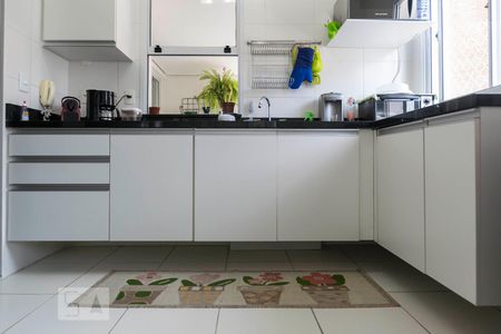 Apartamento à venda com 89m², 2 quartos e 2 vagasCozinha (Armários)