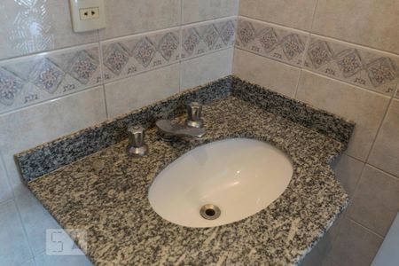 Banheiro social (Torneira) de apartamento para alugar com 2 quartos, 62m² em Vila Santo Estéfano, São Paulo