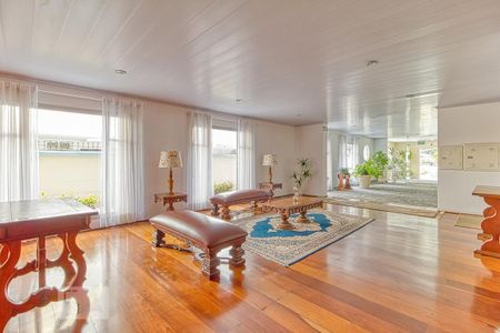 Apartamento para alugar com 115m², 2 quartos e 1 vaga Apartamento para alugar com 115m², 2 quartos e 1 vagaHall
