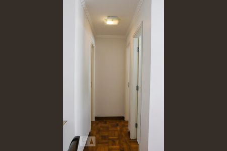 Corredor de apartamento para alugar com 2 quartos, 64m² em Bela Vista, São Paulo