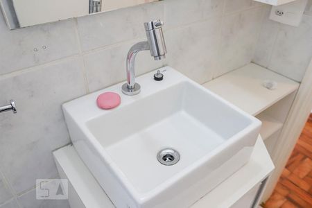 Banheiro de apartamento para alugar com 2 quartos, 64m² em Bela Vista, São Paulo