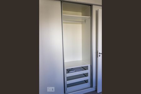 Apartamento para alugar com 72m², 2 quartos e 2 vagasQuarto 2 - Armários