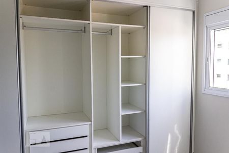 Apartamento para alugar com 72m², 2 quartos e 2 vagasSuíte - Armários