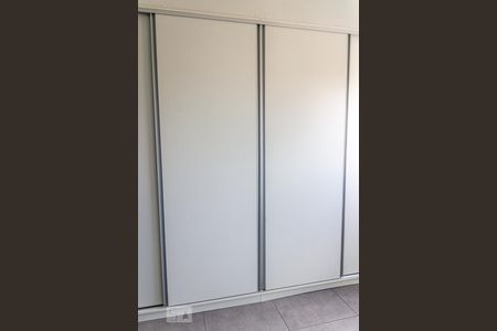 Apartamento para alugar com 72m², 2 quartos e 2 vagasSuíte - Armários