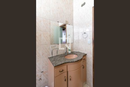Banheiro Social de apartamento para alugar com 2 quartos, 75m² em Alto Barroca, Belo Horizonte