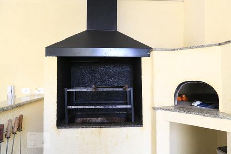 Apartamento à venda com 143m², 3 quartos e 4 vagasSalão com churrasqueira.