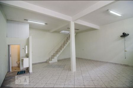 Casa à venda com 320m², 3 quartos e 3 vagas Casa à venda com 320m², 3 quartos e 3 vagasGalpao Piso