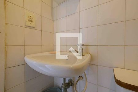 Apartamento à venda com 150m², 2 quartos e 3 vagas Apartamento à venda com 150m², 2 quartos e 3 vagasBanheiro de Serviço