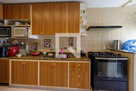Apartamento à venda com 150m², 2 quartos e 3 vagas Apartamento à venda com 150m², 2 quartos e 3 vagasCozinha