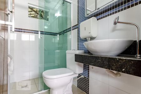 Casa à venda com 533m², 4 quartos e 2 vagasBanheiro de Serviço