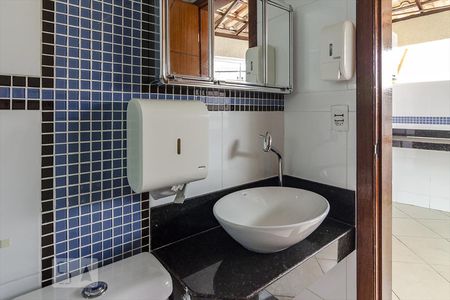 Casa à venda com 533m², 4 quartos e 2 vagasBanheiro de Serviço