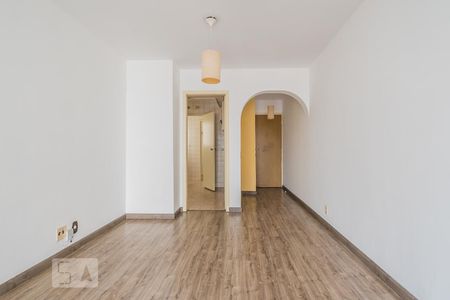 Apartamento à venda com 70m², 2 quartos e 1 vagaSala