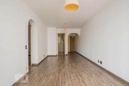 Apartamento à venda com 70m², 2 quartos e 1 vagaSala