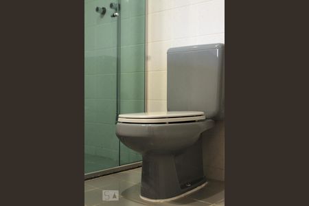 Banheiro da Social de apartamento para alugar com 3 quartos, 98m² em Alphaville, Barueri