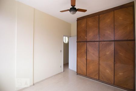Apartamento à venda com 103m², 4 quartos e 1 vagaQuarto 1