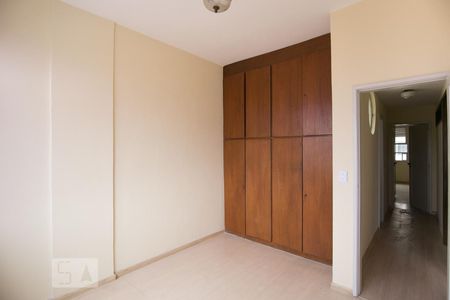 Apartamento à venda com 103m², 4 quartos e 1 vagaQuarto 2