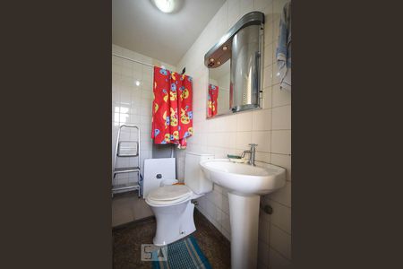 Apartamento à venda com 170m², 3 quartos e 3 vagas Apartamento à venda com 170m², 3 quartos e 3 vagasBanheiro de serviço