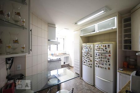 Apartamento à venda com 170m², 3 quartos e 3 vagas Apartamento à venda com 170m², 3 quartos e 3 vagasCozinha