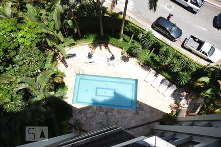 Apartamento à venda com 170m², 3 quartos e 3 vagas Apartamento à venda com 170m², 3 quartos e 3 vagasPiscina