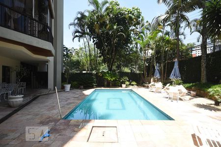 Apartamento à venda com 170m², 3 quartos e 3 vagas Apartamento à venda com 170m², 3 quartos e 3 vagasPiscina