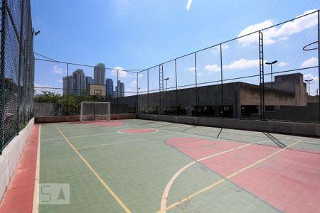 Quadra Poliesportiva de apartamento à venda com 3 quartos, 68m² em Jardim Tupanci, Barueri