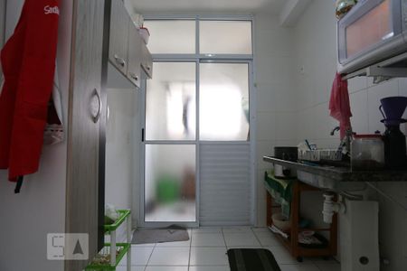 Cozinha de apartamento à venda com 3 quartos, 68m² em Jardim Tupanci, Barueri