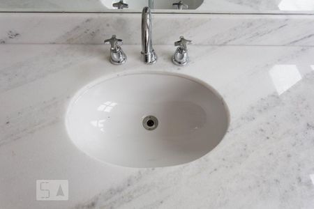 Apartamento à venda com 159m², 3 quartos e 1 vagaBanheiro 02