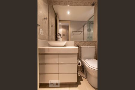 Banheiro de apartamento para alugar com 2 quartos, 68m² em Vila Suzana, São Paulo