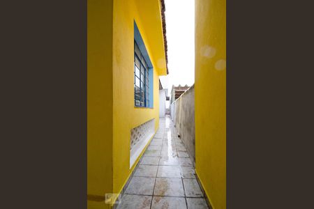 Casa à venda com 200m², 3 quartos e 2 vagasCorredor Lateral Direito