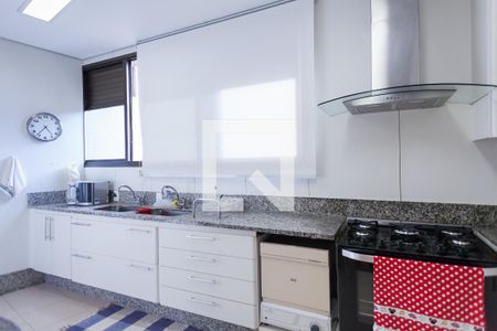 Apartamento à venda com 215m², 4 quartos e 4 vagasCozinha