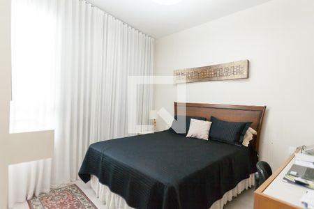 Apartamento à venda com 215m², 4 quartos e 4 vagassuite 1