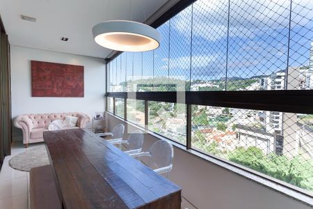 Apartamento à venda com 215m², 4 quartos e 4 vagasvaranda sala