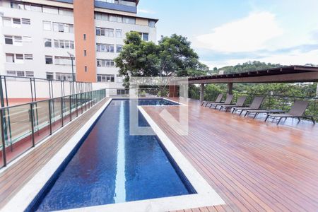 Apartamento à venda com 215m², 4 quartos e 4 vagasPiscina